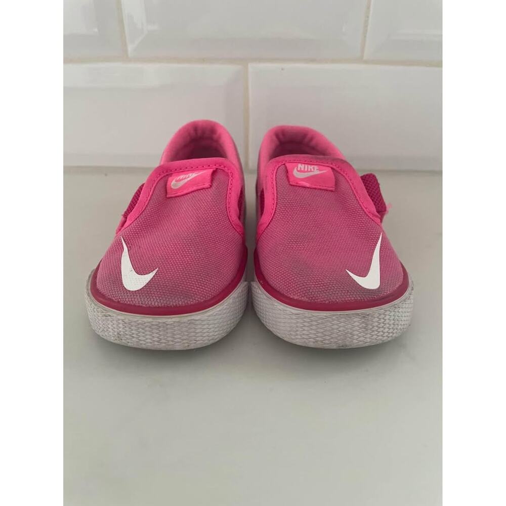 Nike baby girl toddler shoes size 4 bright pink